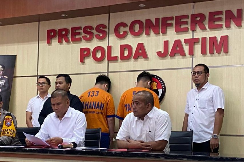 Konferensi pers pelaku penembakan misterius di Sidoarjo dan Surabaya. - Image