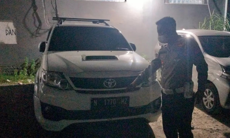 Potret Toyota Furtuner nopol N 1770 HZ yang diamankan polisi usai menabrak korban. (Diky Putra Sansiri/Radar Sidoarjo) - Image