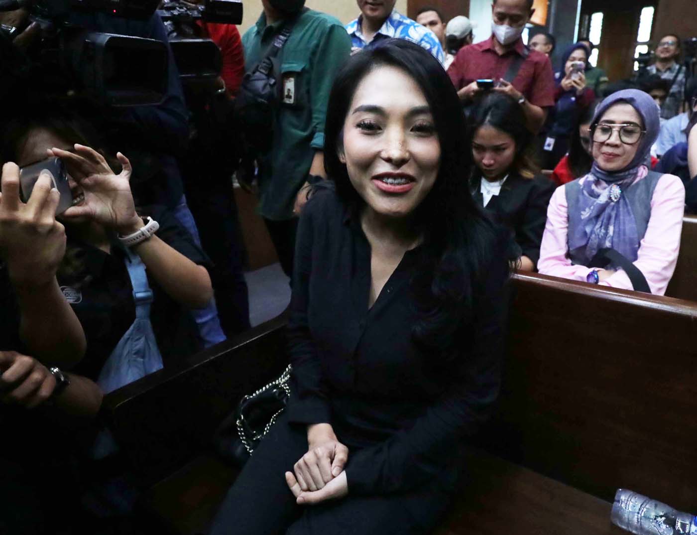 Penyanyi Nayunda Nabila akan bersaksi di persidangan kasus dugaan korupsi yang menjerat mantan Mentan Syahrul Yasin Limpo (SYL) di Pengadilan Tipikor pada PN Jakpus, Rabu (29/5/2024). - Image