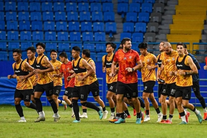 OPTIMISTIS: Pemain Borneo FC saat menjalani latihan sebelum menghadapi Bali United dalam perebutan tempat ketiga Championship Series Liga 1 musim ini. (Badan Liga Indonesia) - Image