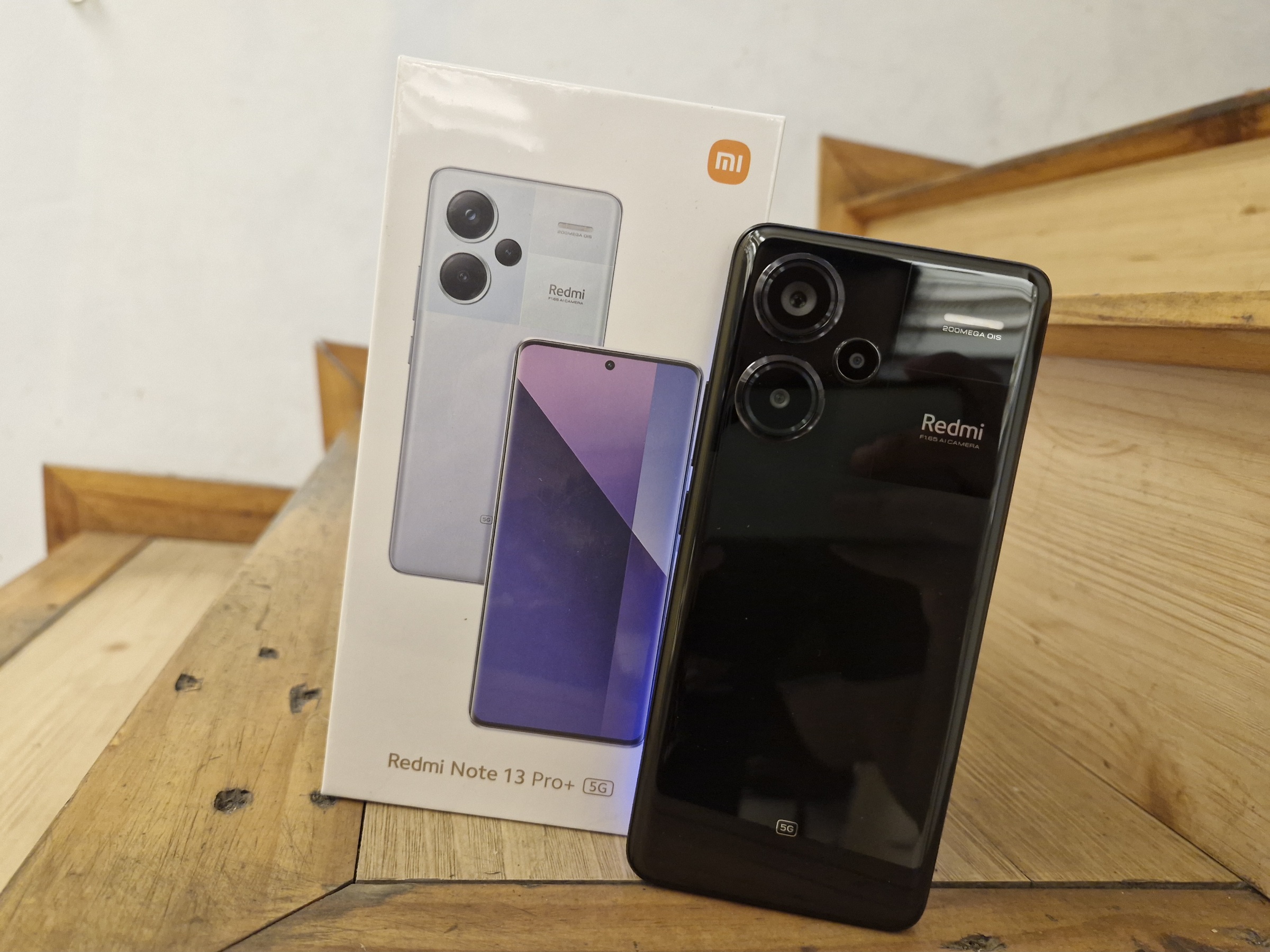 Smartphone Redmi Note 13 Pro Plus 5G.