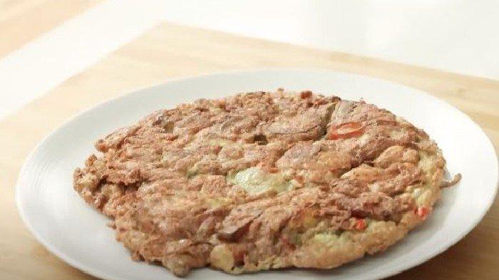 Telur Dadar Terong Ala Chef Devina Hermawan. /Youtube Chef Devina Hermawan - Image