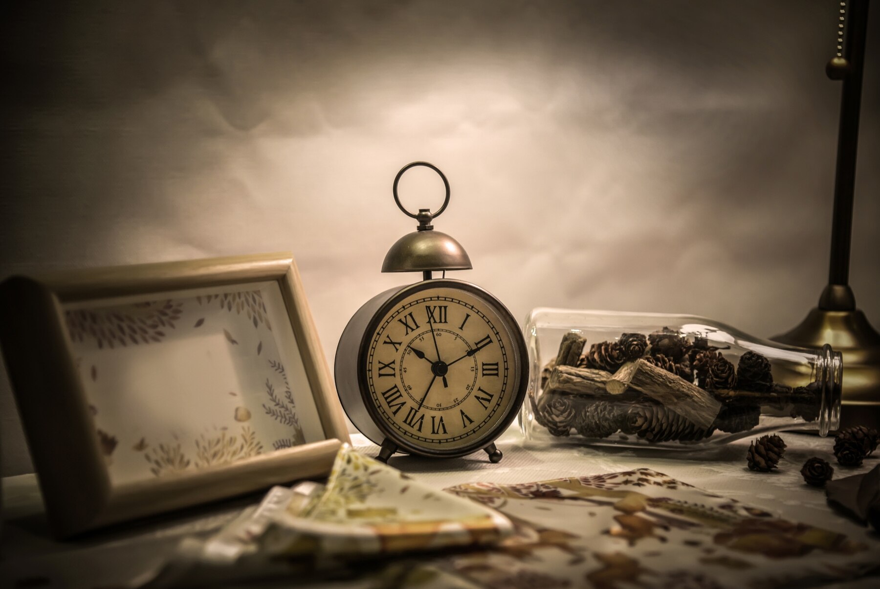 Ilustrasi jam baik menurut Primbon Jawa. /Sumber Foto: (Freepik/onlyyouqj) - Image