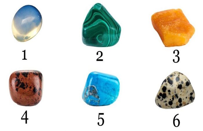 Gambar batu Opalite, Malachite, Sunstone, Mahogany Obsidian, Howlite, dan Dalmatian Jasper dapat mengungkapkan sifat dan karaktermu yang sesungguhnya (The Minds Journal) - Image