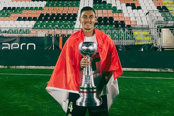 ABSEN: Jay Idzes harus absen kontrak Irak dan akan digantikan pemain lain di lini belakang Timnas Indonesia. (Instagram Jay Idzes) - Image