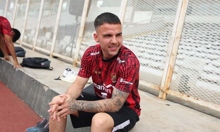 Calvin Verdonk sah menjadi WNI dan dirinya sempat mengajak Mees Hilgers untuk membela Timnas Indonesia. - Image