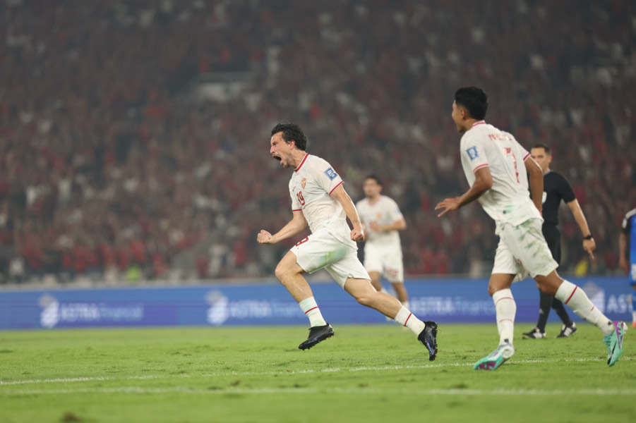 Thom Haye yang merayakan gol perdananya untuk Timnas Indonesia di Stadion Utama Gelora Bung Karno (GBK). - Image