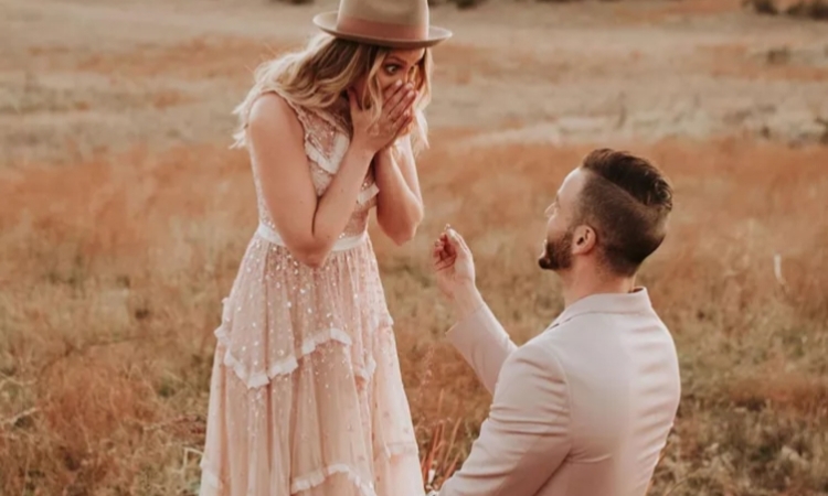 5 Zodiak Paling Mungkin Menemukan Cinta Sejati di akhir bulan Agustus 2024. (Brides.com) - Image