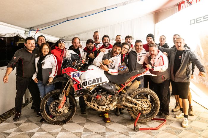 CEMERLANG: Antoine Meo berhasil raih kemenangan di Iron Road Prologue bersama Tim Ducati DesertX Rally. (Ducati Indonesia) - Image