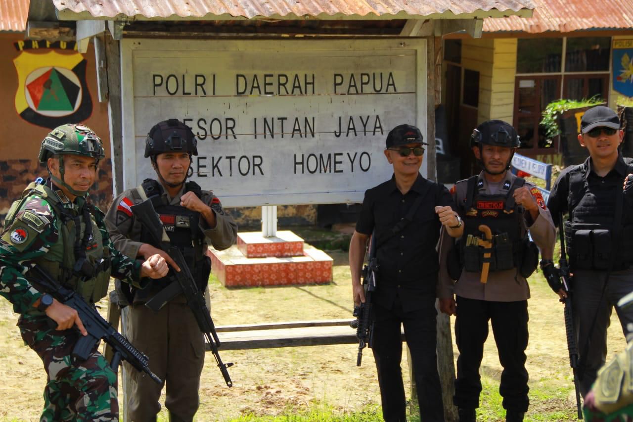 Pangkogabwilhan III Letjen TNI Richard Tampubolon di Kampung Pogapa, Rabu (12/6). - Image