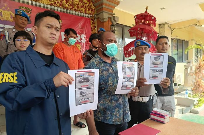 Kasatreskrim Polresta Denpasar Kompol Laorens Rajamangapul Heselo (kedua dari kiri). - Image