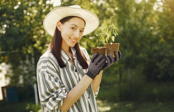Salah satu kepribadian unik orang yang suka berkebun adalah sabar (freepik/prostooleh) - Image