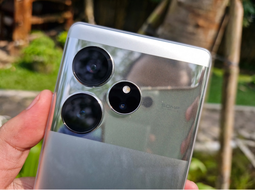 Kamera smartphone realme GT 6.