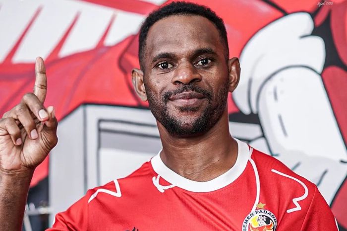 PENERUS: Melcior Majefat jadi penerus pemain asal Papua yang berkiprah di Semen Padang untuk Liga 1 musim depan. (Semen Padang) - Image