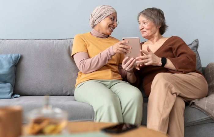 Memiliki rasa ingin tahu untuk belajar adalah salah satu perilaku yang ditanam dalam diri orang agar menjadi lebih dihargai seiring bertambahnya usia (freepik) - Image