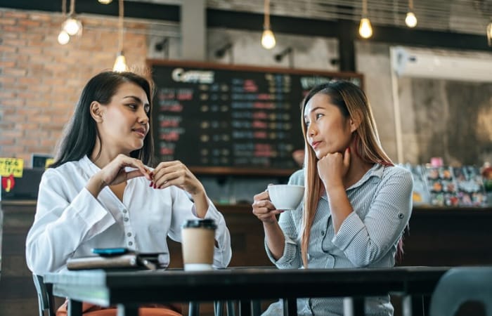 Pentingnya mengenali ungkapan teman yang bisa memberikan pengaruh buruk dalam hidup (freepik/jcomp) - Image