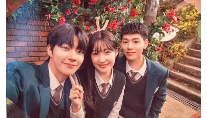 Hwang In Yeop, Jung Chaeyeon. (Soompi) - Image