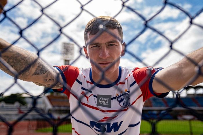 RESMI: Persebaya Surabaya dikabarkan resmi menggaet Slavko Damjanovic untuk memperkuat Green Force di Liga 1 musim depan. (Instagram Slavko Damjanovic) - Image