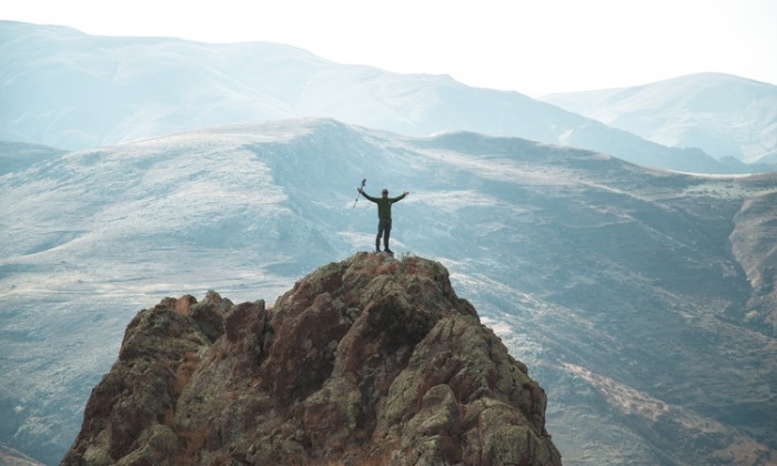 10 ciri kepribadian umum orang yang menyukai gunung. (Freepick/wirestock) - Image