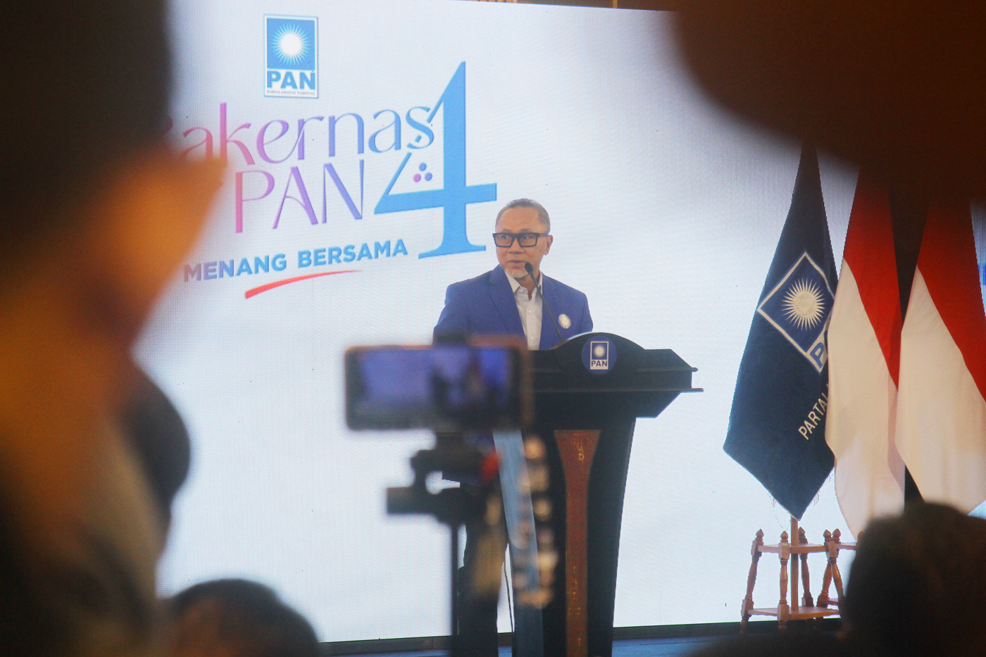 Ketua Umum PAN (Partai Amanat Nasional) Zulkifli Hasan memberi sambutan saat Rakernas (Rapat Kerja Nasional) ke 4 di Jakarta, Sabtu (29/6/2024). - Image