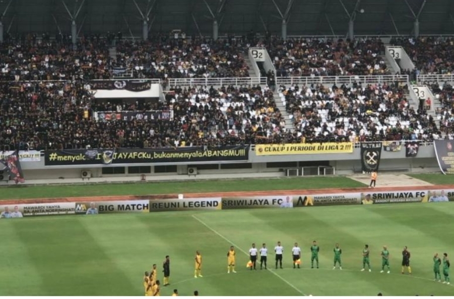 Suasana pertandingan Reuni Legenda Sriwijaya FC (SFC) di Stadion Gelora Sriwijaya Jakabaring, Kota Palembang, Minggu (30/6/2024) - Image