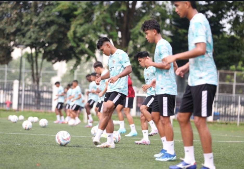Sebanyak 33 pemain yang dipanggil TC di Jakarta, menjalani latihan untuk persiapan ASEAN U-19 Boys Championship (AFF U-19) - Image