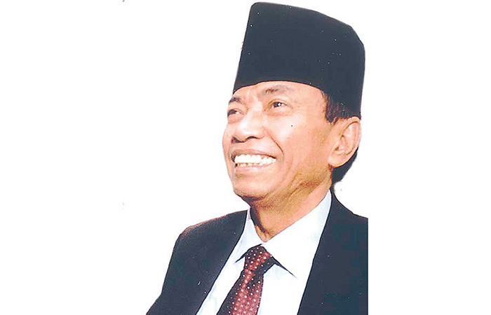 TERKENANG: Sunarto Sumoprawiro alias Cak Narto menjadi wali kota Surabaya pada 1994 hingga 15 Januari 2002. (YUYUNG ABDI/DOK. JAWA POS) - Image