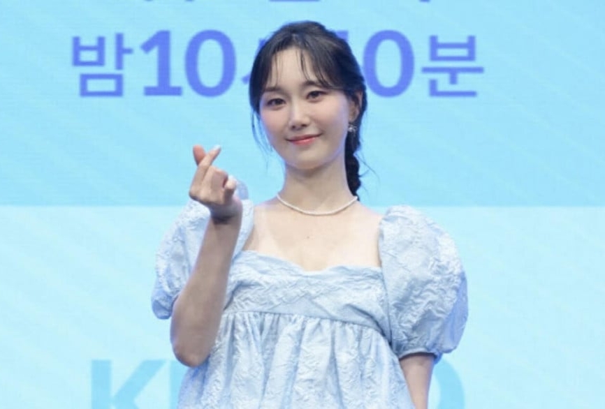 Lee Yoo Young. (Allkpop) - Image