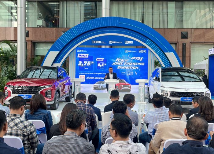 Direktur Utama BRI Finance Wahyudi Darmawan memberikan sambutan dalam acara KKB BRI Joint Financing Exhibition dengan BRI Group di Kantor Pusat BRI, Jakarta. (Istimewa) - Image