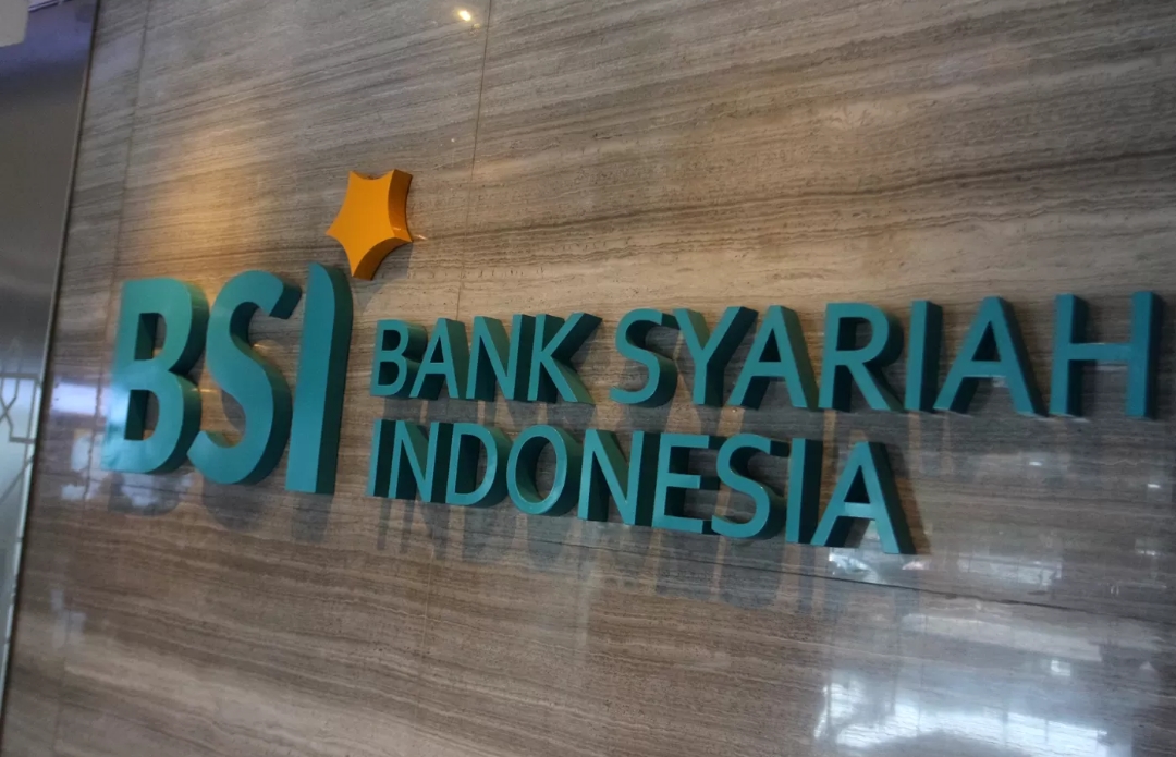 Aplikasi m-banking atau BSI Mobile telah kembali normal. (Dery Ridwansah/JawaPos.com) - Image