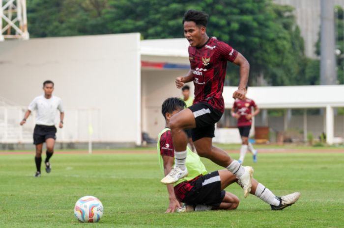 Salah satu wonderkid Persebaya Surabaya, Toni Firmansyah, akan jadi andalan Timnas Indonesia di Piala AFF U-19 2024. (Tim Media PSSI) - Image