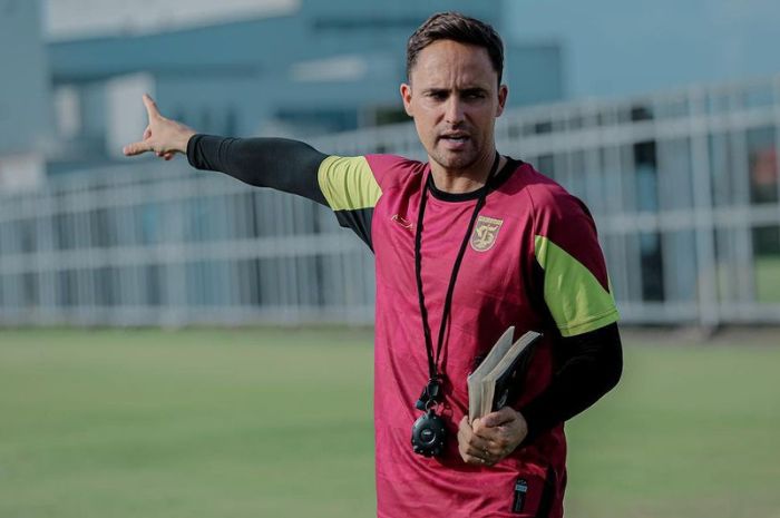Kualitas pemain asing Persebaya Surabaya dirasa sudah sangat bagus oleh Paul Munster untuk menyongsong Liga 1 musim depan. (Instagram/@coach.munster) - Image