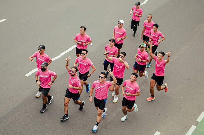 Pelari yang tergabung pada Garmin Running Club. Data Garmin Indonesia menyebut pelari aktif di Indonesia ada 80 ribu. (Garmin untuk JawaPos.com) - Image