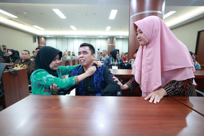 Aqiella Nadya Shafwah anak dari Ipda Ahmad Nurhadi, salah satu korban bom di Surabaya lolos menjadi anggota Polri. (Mabes Polri) - Image