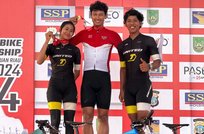 Dari kiri Dela Anjar Wulan, Renoza Aldi, dan Maydanil Arham. (Istimewa) - Image