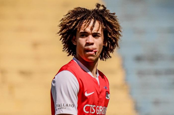Kenzo Riedelwald berikan kode kepada PSSI untuk segera menawarinya program naturalisasi ke Timnas Indonesia. (Instagram/@kenzoriedewald) - Image