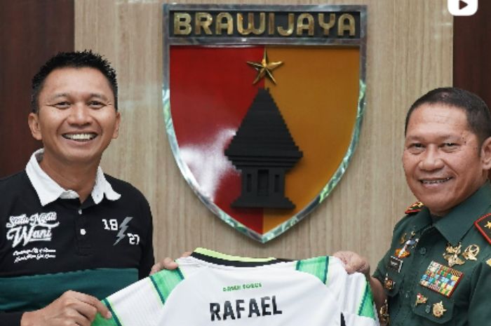 Sinergi apik antara Persebaya Surabaya dengan Kodam V/Brawijaya. (Instagram/@officialpersebaya) - Image