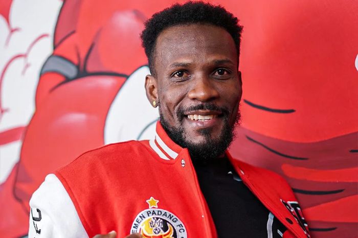 Tua-tua keladi, Cornelius Stewart yang sudah berusia 34 tahun masih menyimpan ledakan berbahaya di lini depan Semen Padang. (Instagram/@semenpadangfcid) - Image