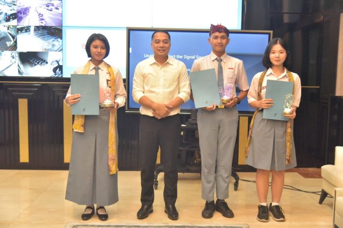 Tiga pelajar SMA Kota Surabaya lolos seleksi calon Paskibraka tingkat Jawa Timur dan Nasional mewakili Surabaya pada peringatan HUT Ke-79 RI. (Pemkot Surabaya) - Image