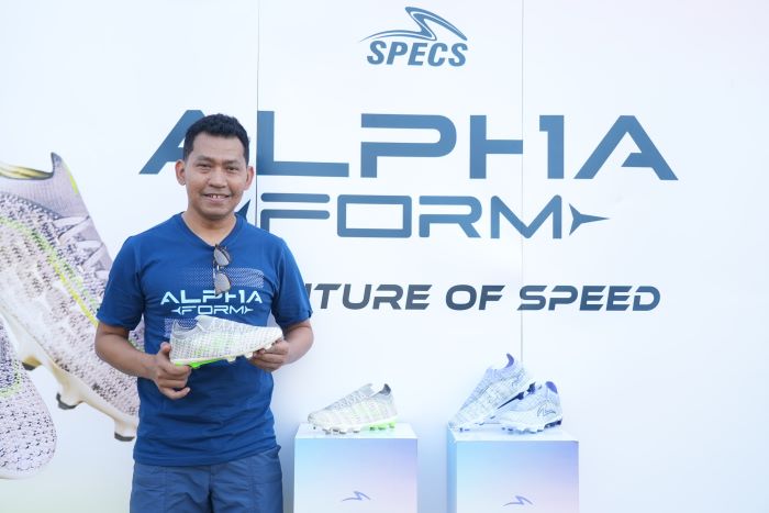Specs merilis koleksi sepatu sepak bola terbaru Alphaform Elite. (Istimewa) - Image