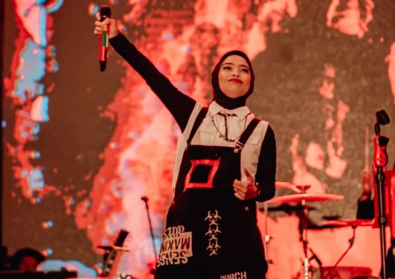 Tantri Kotak. ( instagram: tantrisyalindri) - Image