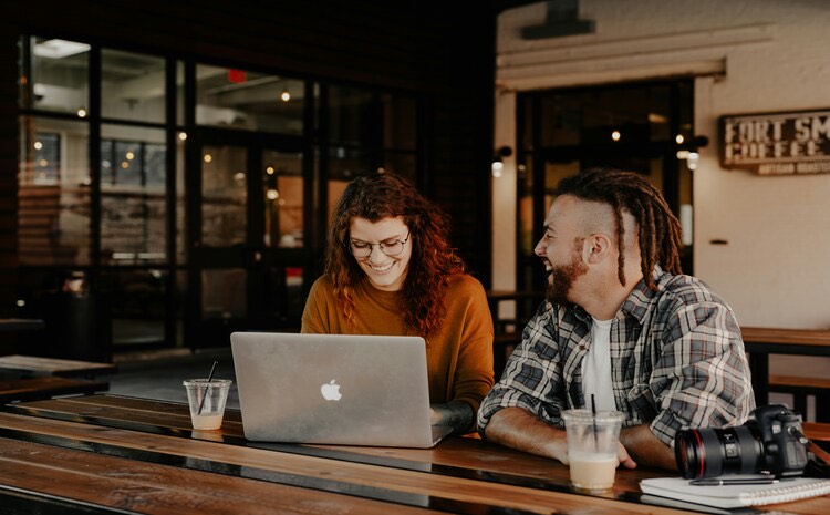Ilustrasi pasangan yang memiliki kepribadian ISTP. - Image