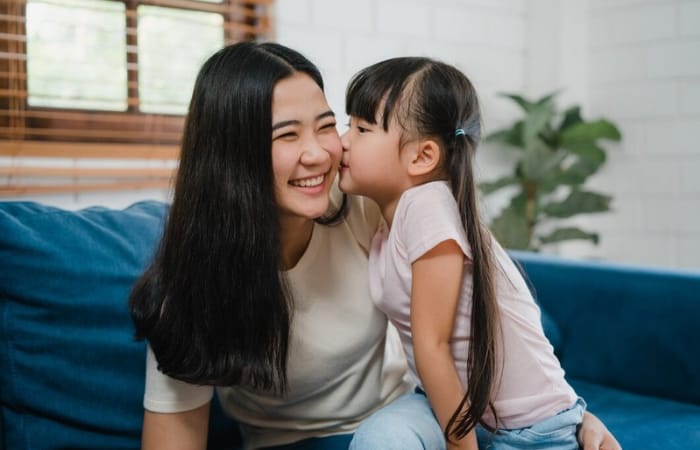 Ilustrasi perempuan menjadi seorang ibu yang baik (freepik) - Image
