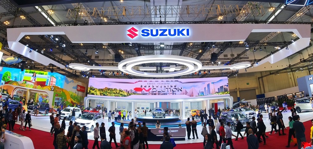 Booth Suzuki Suzuki di pameran otomotif terbesar GIIAS (Gaikindo Indonesia International Auto Show) 2024. (Suzuki) - Image