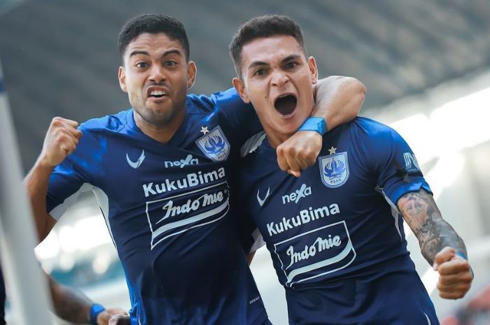 Gali Freitas (kanan) jadi salah satu komoditas paling panas di Liga 1 yang berasal dari ASEAN, tepatnya Timor Leste. (Instagram/@galifreitas21) - Image