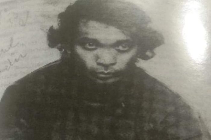 Potret Abdul Kadir ketika membela Persebaya Surabaya dan jadi pemain legendaris Timnas Indonesia. (X/@Mah5Utari) - Image