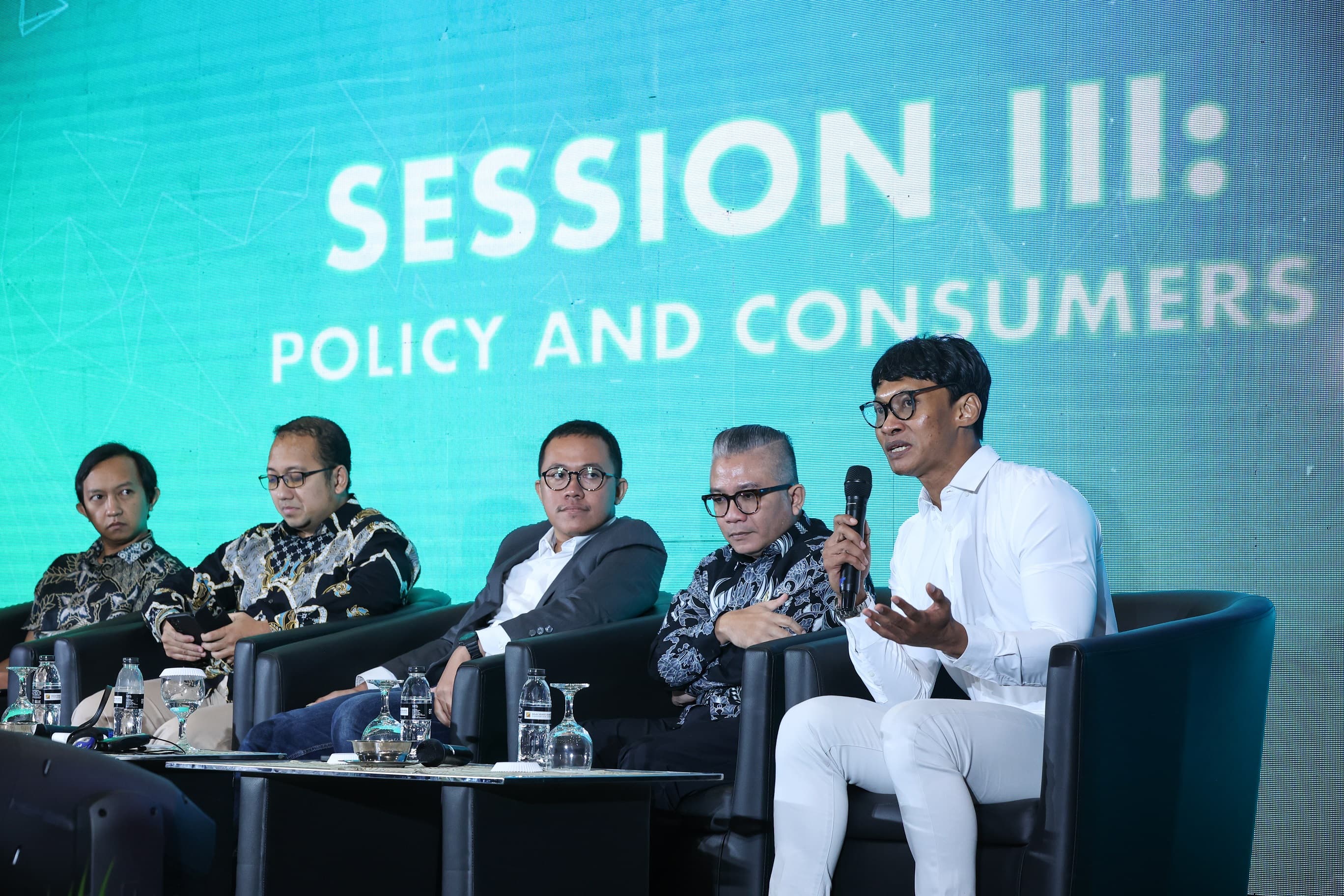 APHRF 2024 bahas terkait risiko dari penggunaan produk tembakau. (Rian Alfianto/JawaPos.com). - Image