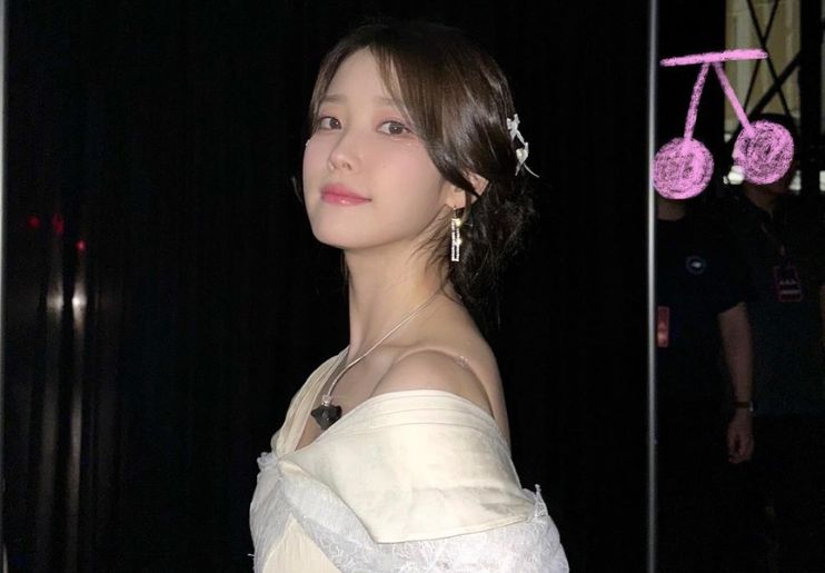 IU by Instagram @dlwlrma - Image