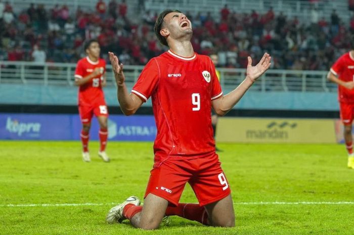 Jens Raven bisa jadi kunci Garuda Nusantara kalahkan Malaysia di Piala AFF U-19 2024. (Instagram/@jensraven9) - Image