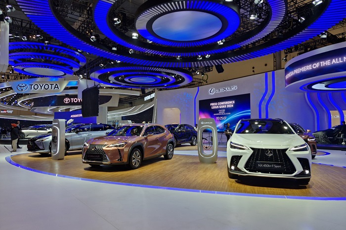 Deretan mobil baru di GIIAS 2024. (Rian Alfianto/JawaPos.com)